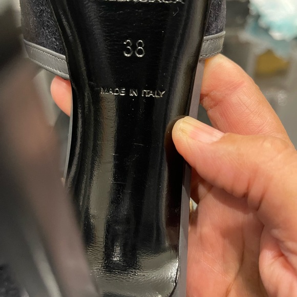 Balenciaga leather and suede heels. - Picture 4 of 4